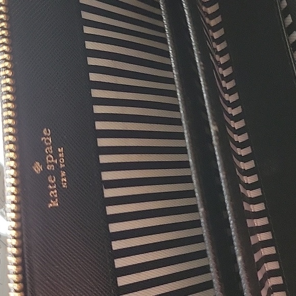 KATE SPADE Leather Wallet - Picture 7 of 7